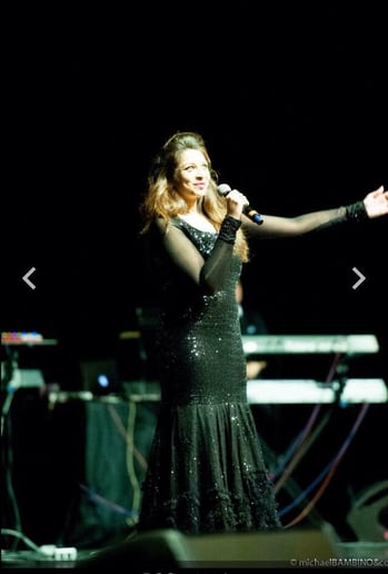 Gallery photo 1 of Simantinee Roy - Bollywood & Fusion Live
