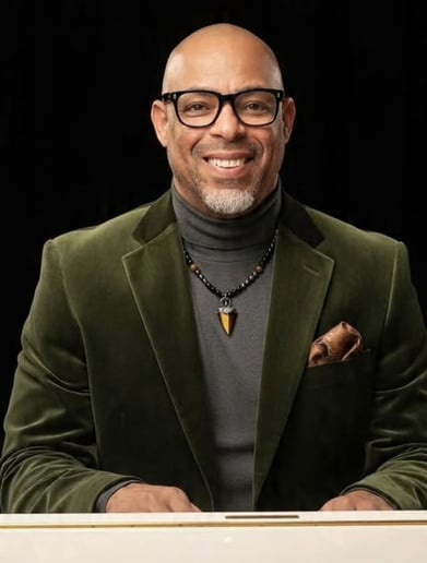 Gallery photo 1 of Smon Russell