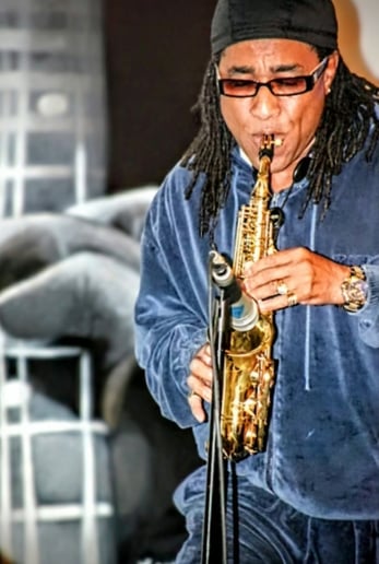 Gallery photo 11 of Simply LaRoy
