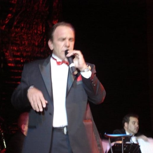 Gallery photo 2 of Sinatra & something else..( Sinatra y algo mas..)
