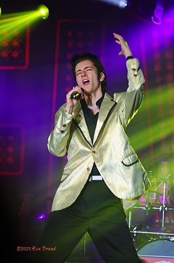 Gallery photo 3 of Singer and Pianist: Danny Baylen