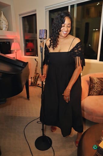 Gallery photo 4 of Soulful Sound of Darlene Deloris