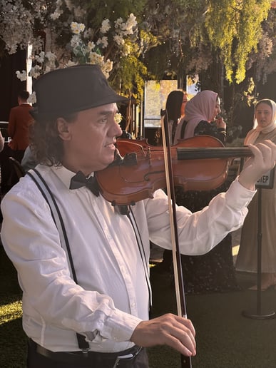 Gallery photo 2 of Singer, Oud, violin, Keybord and Drumer.