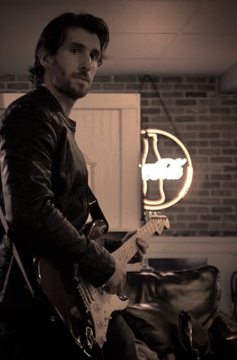 Gallery photo 4 of Singer/Songwriter David Henning