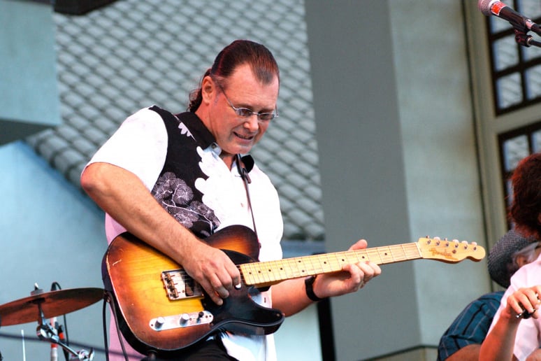 Gallery photo 1 of Randall Rospond: Singer Guitarist