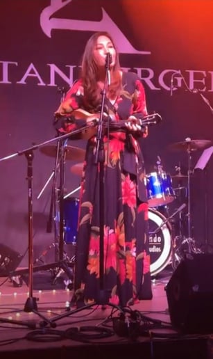Gallery photo 2 of Singer Zaya