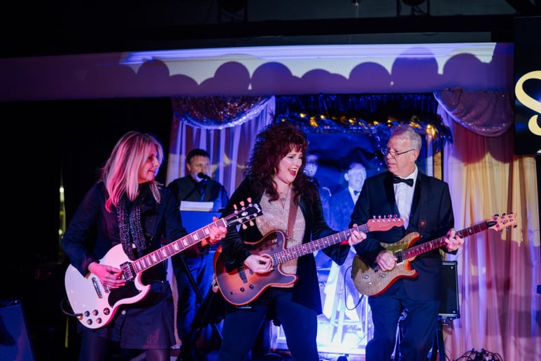 Gallery photo 1 of Allie & The Catz
