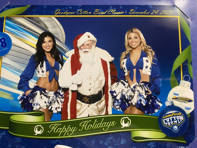 Gallery photo 8 of Santa Curtis