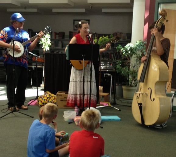 Gallery photo 3 of Singing Puppeteer