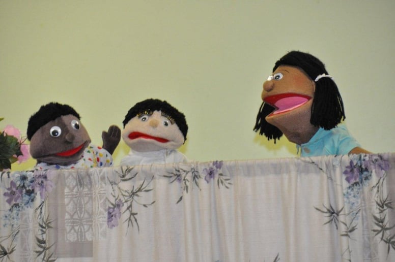 Gallery photo 4 of Singing Puppeteer
