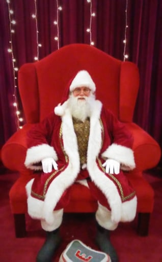 Gallery photo 11 of Singing Santa of the South