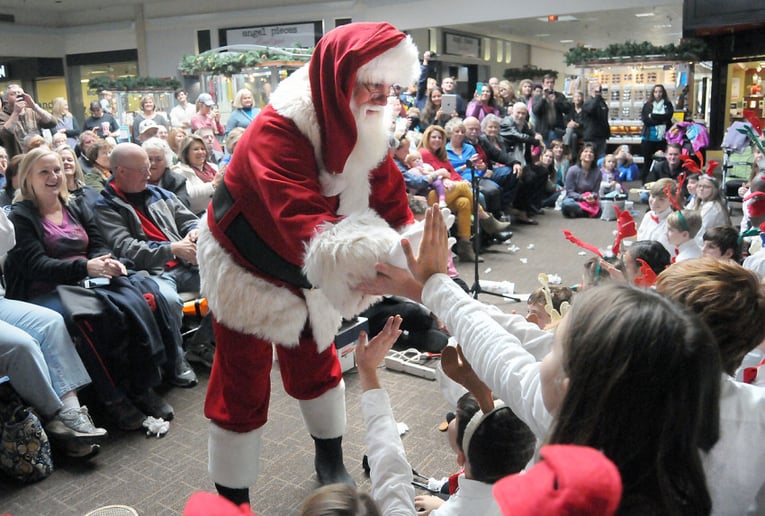 Gallery photo 2 of Singing Santa of the South
