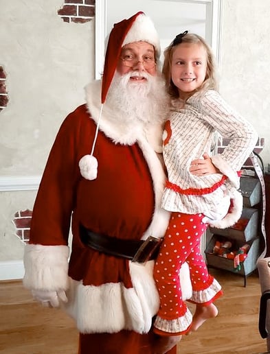 Gallery photo 9 of Singing Santa of the South