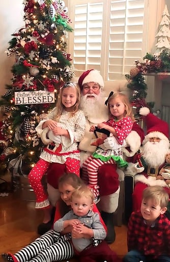Gallery photo 8 of Singing Santa of the South
