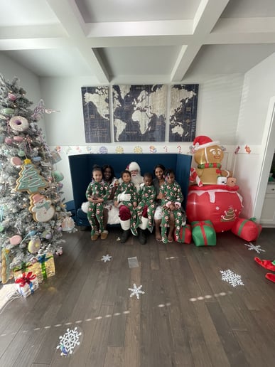 Gallery photo 26 of Singing Santa of the South
