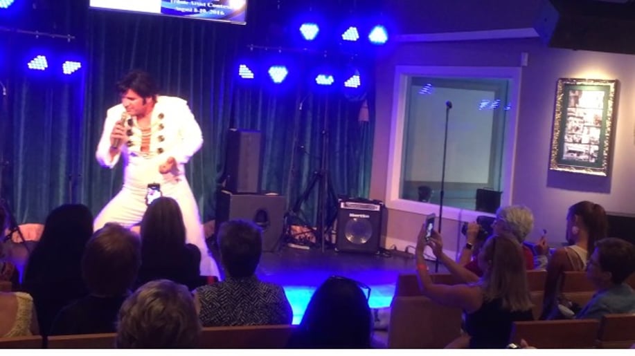 Gallery photo 1 of SingLikeTheKing