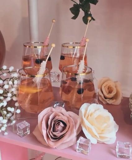 Gallery photo 4 of Sipping Pretty Mobile Bartending