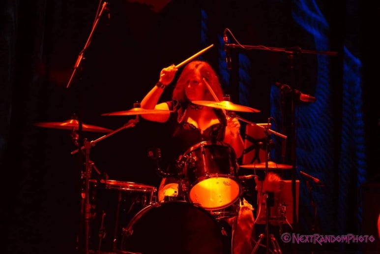 Gallery photo 3 of Siren