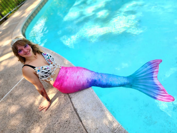 Gallery photo 2 of Siren Shey