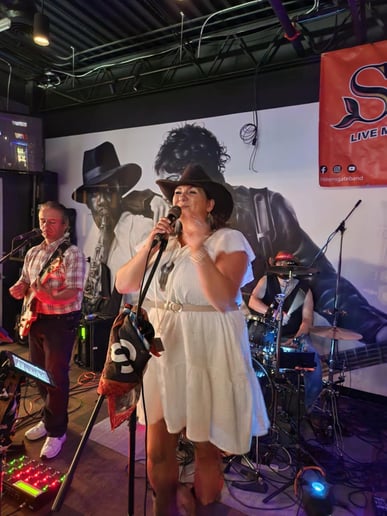 Gallery photo 7 of Sirens' Gate Band