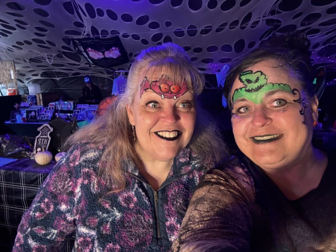 Gallery photo 30 of Sistersjustfaceit