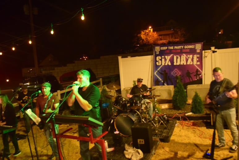 Gallery photo 1 of Six Daze Rock/Pop Cover Band