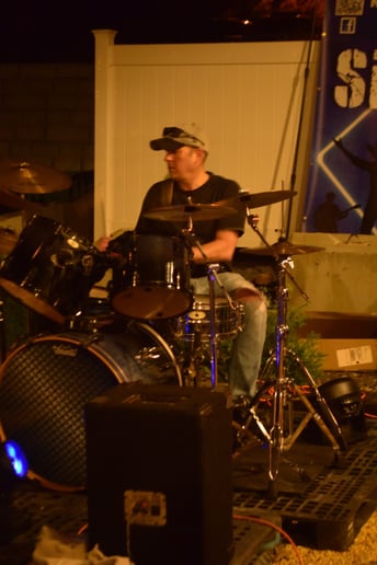Gallery photo 9 of Six Daze Rock/Pop Cover Band