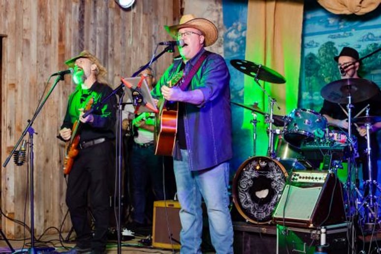 Gallery photo 14 of Six Sons of a Gun