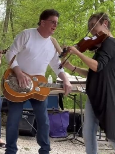 Gallery photo 2 of Six Strings and a Fiddle
