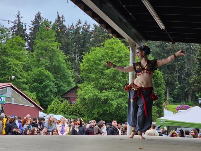 Gallery photo 8 of Siyrren's Song Dance Company