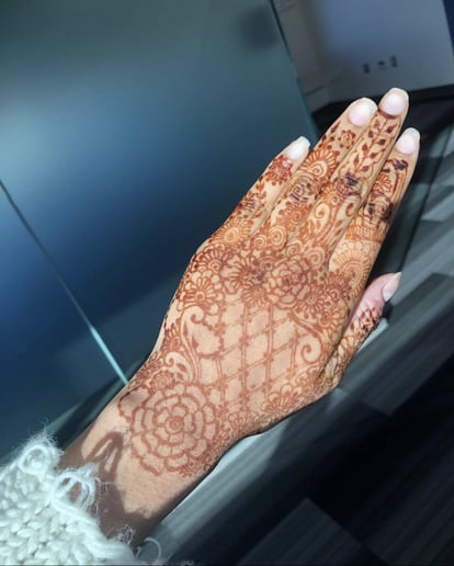 Gallery photo 1 of SK Henna