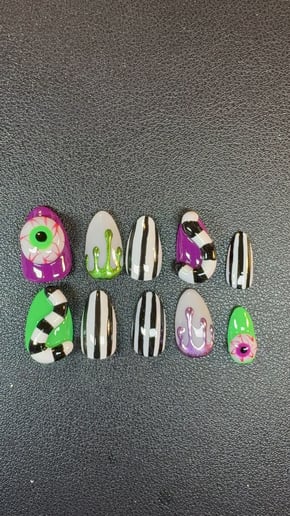 Gallery photo 8 of Skye Press On Nails