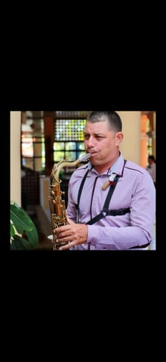 Gallery photo 2 of Skyline Sax
