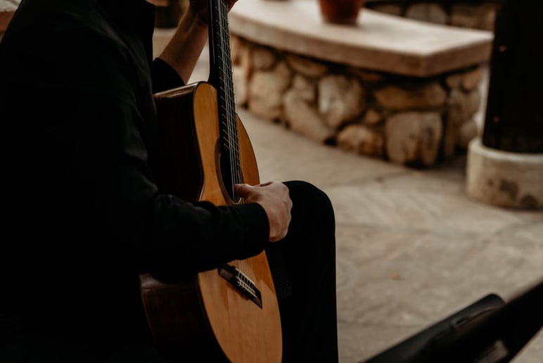 Gallery photo 8 of Carballeira Guitar