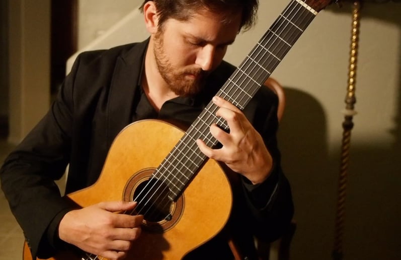 Gallery photo 10 of Carballeira Guitar