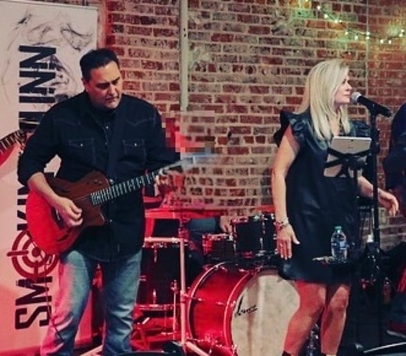 Gallery photo 6 of Smokin’ Gunn Acoustic