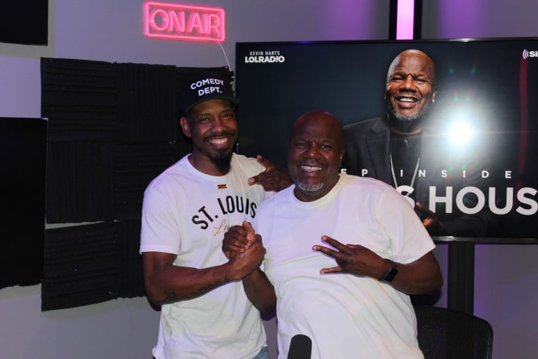 Gallery photo 3 of Smoogie the Comedian