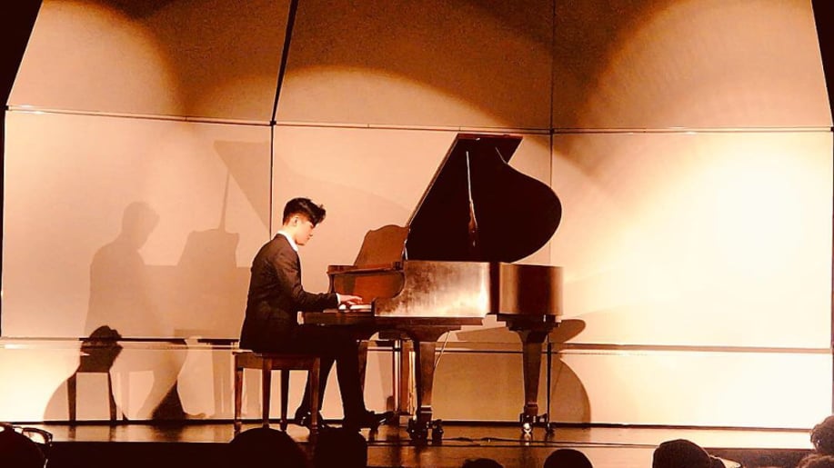 Gallery photo 1 of Kenny Jiang | R&B/Jazz Keyboardist
