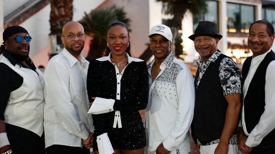 Gallery photo 2 of Smooth Operator "A Tribute to Sade"