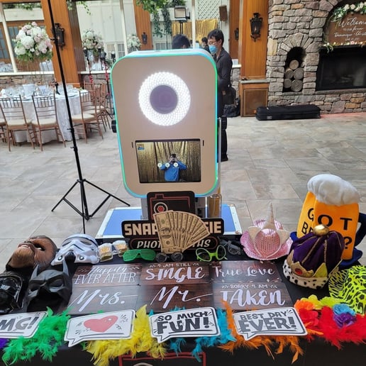 Gallery photo 3 of Snap a Selfie Photo Booths