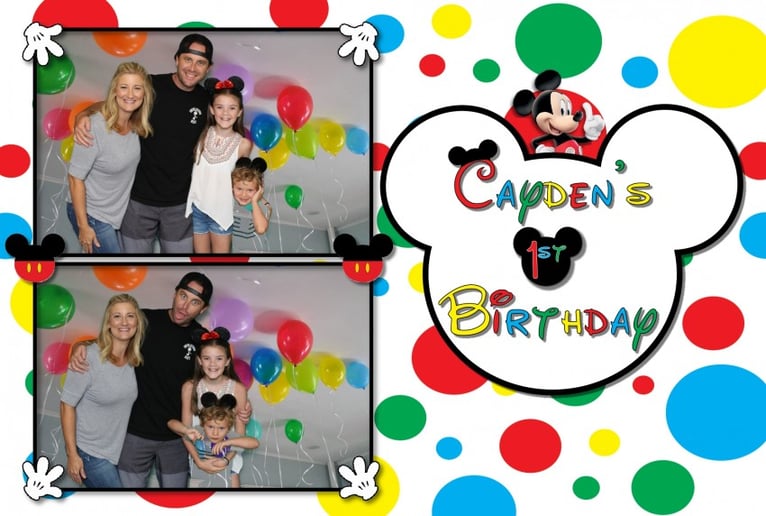 Gallery photo 1 of Snap YOURSELFie