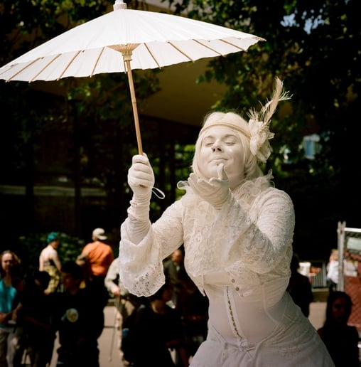 Gallery photo 1 of Snow, Living Statue