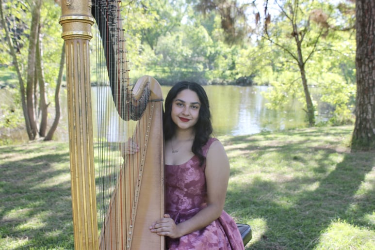 Gallery photo 5 of Sofia Galicia-Canto (Harpist)