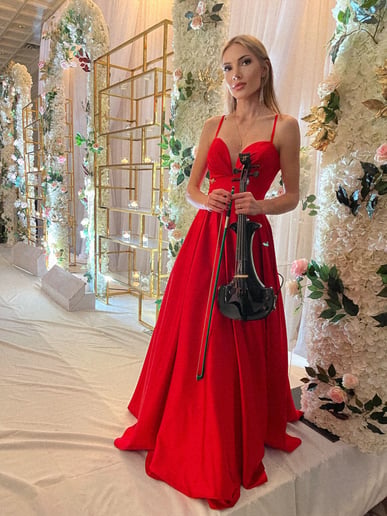 Gallery photo 2 of Sofia Spilberg Violinist Artist