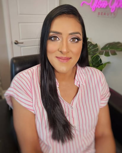 Gallery photo 4 of Soft Glam Glow