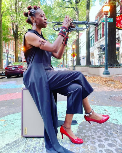 Gallery photo 3 of Tiffany Goode Jazz Experience