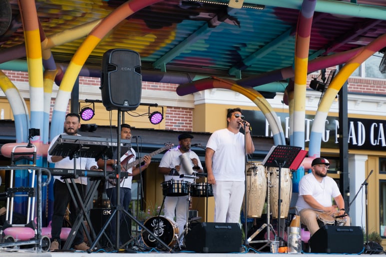 Gallery photo 3 of Sol Y Rumba
