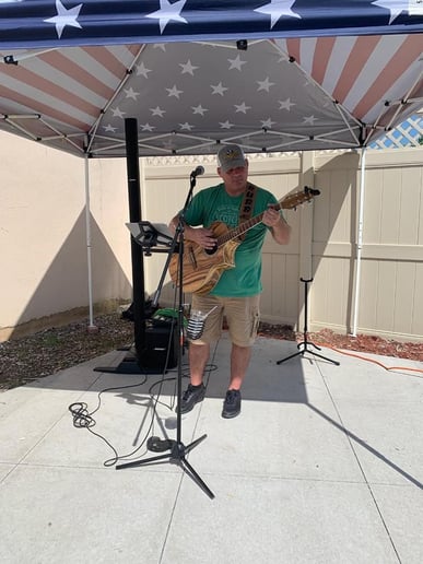 Gallery photo 7 of Solo Acoustic Act