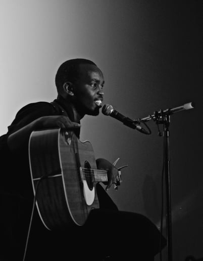 Gallery photo 5 of Deo Salvator - Solo Acoustic Guitar Player