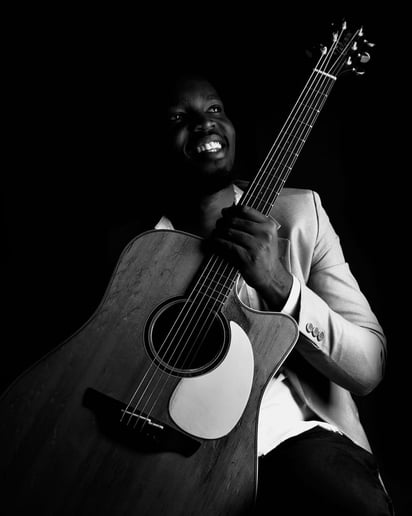 Gallery photo 9 of Deo Salvator - Solo Acoustic Guitar Player
